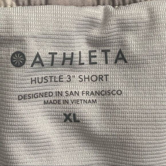 Athleta Hustle 3" Short Size XL Lined Workout Running Gym Gray Camouflage Camo - Picture 5 of 6